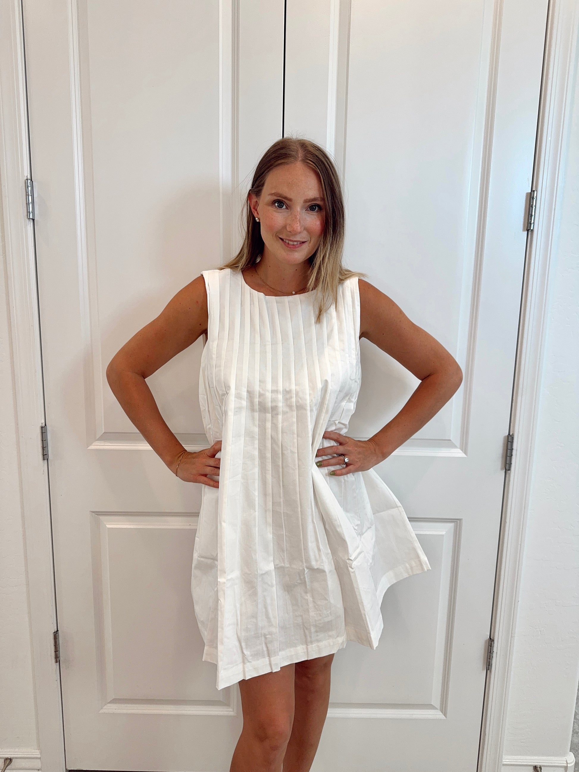 Jessica Pleated dress sleeveless